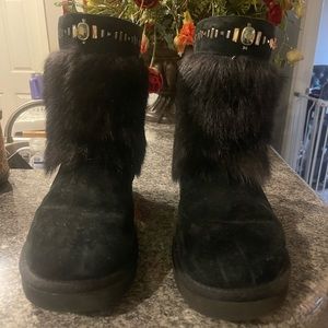 Ugg Vilet Black Womens Boot -Size 10 worn about 10 times. Cute, stylish